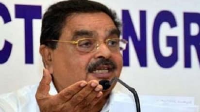 'ಮೋದಿ ಭೂತಾನ್ಗೆ ಹೋಗಿ ಮಕ್ಕಳ ಬೆನ್ನು ತಟ್ಟುವ ಬದಲು ಸಂತ್ರಸ್ತರ ಕಣ್ಣೀರೊರೆಸಲಿ'