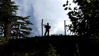 পাকিস্তানিদের সঙ্গে আসছে আফগান-পাস্তো জঙ্গিরাও! গোয়েন্দা তথ্যে সতর্কতা জম্মু-কাশ্মীরে