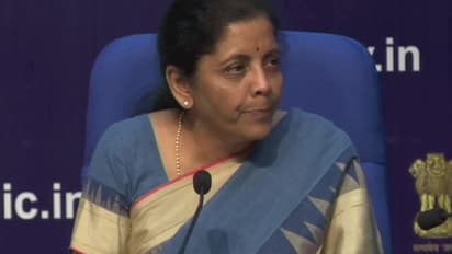 ഭവന-വാഹന വായ്പാ പലിശ കുറയും: വളര്ച്ച മുരടിപ്പ് നേരിടാന് വമ്പന് പ്രഖ്യാപനങ്ങളുമായി കേന്ദ്രം