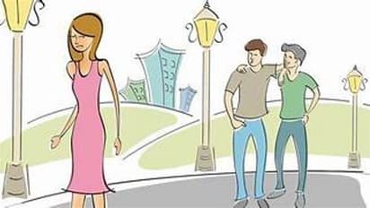 உன் தங்கச்சிய இப்படி வீடியோ எடுப்பியா ?? - டிக் டாக் என்கிற பெயரில் மோசமாக படம் பிடித்த யூடியூப் சேனல்! பளார் கேள்வியால் பதறவைத்து அனுப்பிய காவல்துறை!