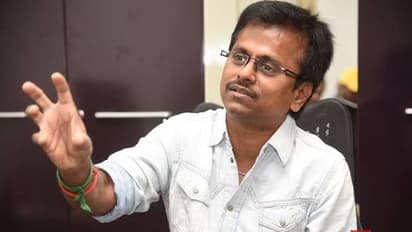 ஏ.ஆர் முருகதாசை கீழ்த்தரமாக உதாரணம்காட்டிய பாக்கியராஜ்...! இசை வெளியீட்டு விழாவில் பரபரப்பு...!