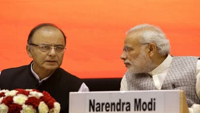 কীভাবে সামলাতে হবে দায়িত্ব, প্রধানমন্ত্রী মোদীকে হাতে ধরে শিখিয়েছিলেন এই অরুণ জেটলিই