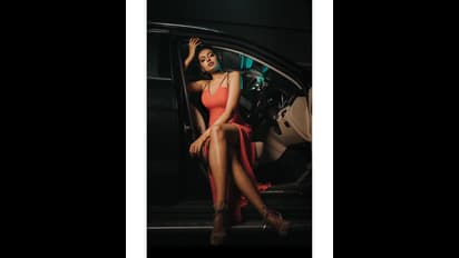 హీట్ పెంచేసిన రాజశేఖర్ కూతురు.. శివాని హాట్ ఫోజులు!