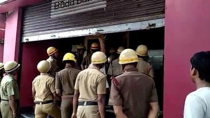 ছুটির বাজারে ভুতুরে অ্য়ালার্ম ,পার্কস্ট্রিটে আতঙ্ক