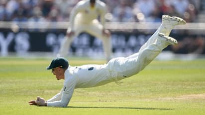 ஆஸ்திரேலிய அணிக்கு செம ப்ரேக் கொடுத்த நாதன் லயன்.. செமயா டைவ் அடித்து வார்னர் பிடித்த அபாரமான கேட்ச்.. வீடியோ