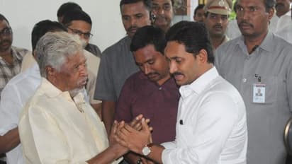 మంత్రి వెల్లంపల్లి ఇంటికి వెళ్లిన ఏపీ సీఎం జగన్