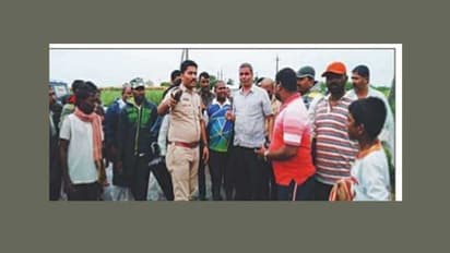 2 ಗಂಟೆಯಲ್ಲಿ 2 ಸಾವಿರ ಜನರ ರಕ್ಷಣೆ : ದೇವರ ರೂಪದಲ್ಲಿ ಬಂದ ಅಧಿಕಾರಿ