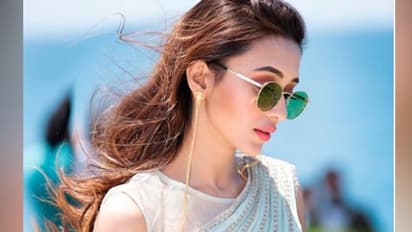 প্রেমের ইমারত ভাঙল মিমির, মুহুর্তে ভাইরাল মিউজিক ভিডিও