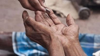 ఆ బిచ్చగాడు ఐదు కోట్లకు అధిపతి.. కానీ రోడ్లమీద బిచ్చం ఎత్తుకుంటూ.. ఫుట్ పాత్ పై జీవిస్తూ..