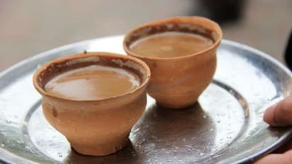 పేపర్, ప్లాస్టిక్ కప్పులు బంద్: ఇకపై మట్టి కప్పుల్లోనే టీ