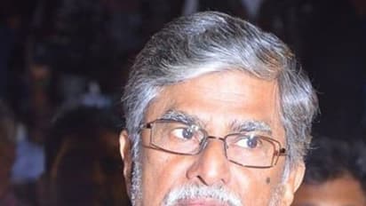 விஜயகாந்த் போட்டோவை பார்த்து கலங்கிய SAC.. அந்த மனுசனுக்கா இந்த நிலைமை என உருக்கம்.