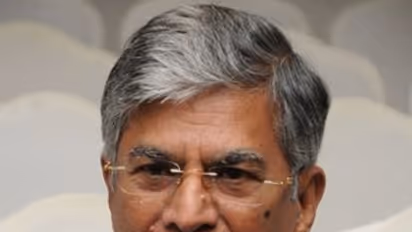 103 வயதிலும் ஆரோக்கியமாக இருக்கும் தளபதி விஜய்யின் பாட்டி..! வைரலாகும் புகைப்படம்..!