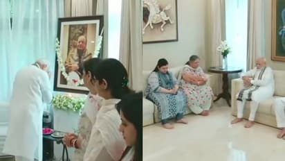 দেশে ফিরেই জেটলি-স্মরণে মোদী, বাসভবনে গিয়ে দেখা করলেন তাঁর পরিবারের সঙ্গে