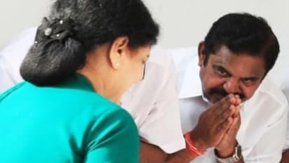 சசிகலாவுடன் கரம் கோர்க்கும் எடப்பாடி பழனிசாமி ! தினகரனுக்கு கல்தா !! அதிரடியாக களம் இறங்கும் சின்னம்மா !!