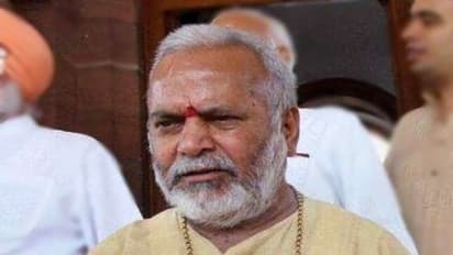 योगी आदित्यनाथ के करीबी स्वामी चिन्मयानंद पर योगी सरकार में हुई एफआईआर