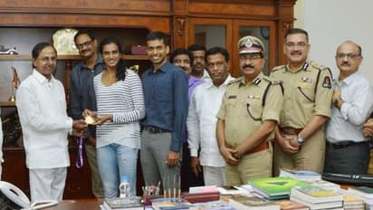 హైదరాబాద్ అంతర్జాతీయ క్రీడాకారుల అడ్డా: సింధు సన్మాన కార్యక్రమంలో కేసీఆర్