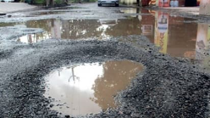 ಮಂಡ್ಯ: ಮೂಲಭೂತಸೌಕರ್ಯಗಳಲ್ಲಿ ಅವ್ಯವಸ್ಥೆ, ಎಲ್ಲೋಯ್ತು 150 ಕೋಟಿ..?