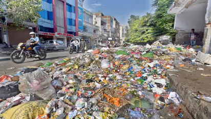 প্লাস্টিক মুক্ত দেশ গড়ার ডাক, সিগারেটের বাট-সহ ১২ রকমের প্লাস্টিক নিষিদ্ধের পথে কেন্দ্র