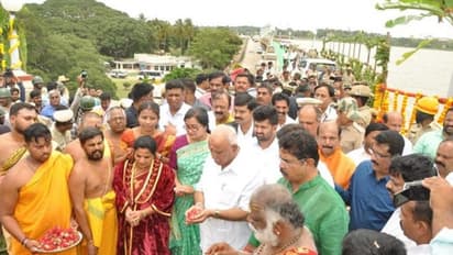 ಬಾಗಿನ ಅರ್ಪಿಸುವುದರಲ್ಲಿ ಬಿಎಸ್‌ವೈ ದಾಖಲೆ..!