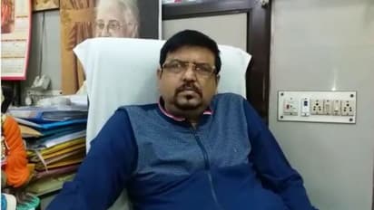 চা চক্রে 'আক্রান্ত' দিলীপ, দমকল মন্ত্রী বললেন স্বতঃস্ফূর্ত প্রতিবাদ