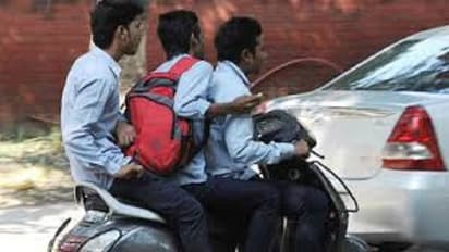 ತ್ರಿಬಲ್ ರೈಡ್: ವಿದ್ಯಾರ್ಥಿಗಳಿಗೆ ಒದ್ದ ಪೊಲೀಸ್..! ಪತ್ರಕರ್ತನಿಗೂ ತರಾಟೆ