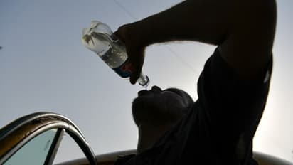 প্যাচপ্যাচে ঘামে ভিজতে হবে আরও ৪৮ ঘণ্টা, বলছে হাওয়া অফিস