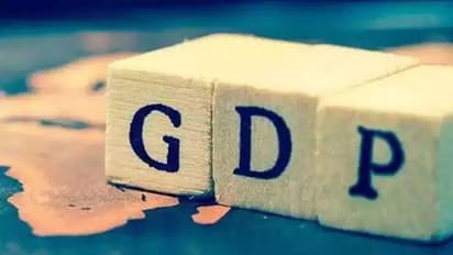 রাজকোষে টান, ঘাটতি মেটাতে টেলিকম সংস্থার বকেয়ায় নজর মোদী সরকারের