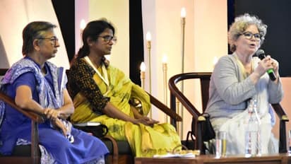 അജിതയുടെ 'ഓര്‍മയിലെ ഈ നാളങ്ങള്‍' പ്രകാശനം ചെയ്തു