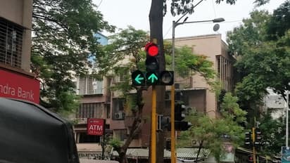 ನಿಯಮ ಉಲ್ಲಂಘಿಸಬೇಡಿ ಎಂದ ಸಾರಿಗೆ ಸಚಿವರಿಂದಲೇ ಸಿಗ್ನಲ್ ಜಂಪ್!