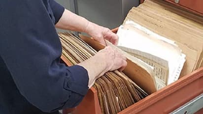 ಕೆಲಸ ಮಾಡಿಕೊಡಲಿಲ್ಲ ಎಂದು ಕಚೇರಿ ಫೈಲ್ನ್ನೇ ಕದ್ದೊಯ್ದ ರೈತ..!