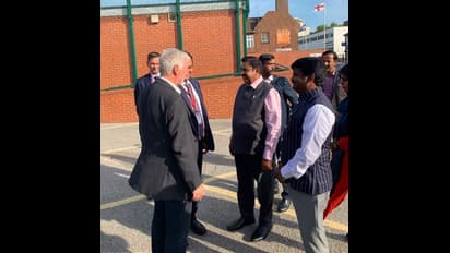 கோட் சூட் ...ப்ளேசர்... எடப்பாடியின் "வேற லெவல் மாஸ் போட்டோஸ்"..! இன்ப அதிர்ச்சியில் அதிமுக தொண்டர்கள்..! பேரதிர்ச்சியில் எதிர்க்கட்சிகள்...!