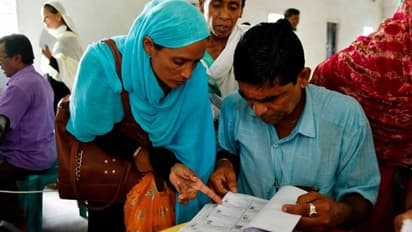 নাম নেই শুনেই কুয়োয় ঝাঁপ বৃদ্ধার, ভুতুরে এনআরসি তালিকা দেখে কিংকর্তব্যবিমূঢ় বাসিন্দারা