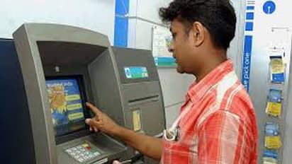 ఏటీఎంలో ట్రాన్సాక్షన్ ఫెయిలైతే నో ఛార్జ్: బ్యాంకులకు ఆర్బీఐ హుకుం