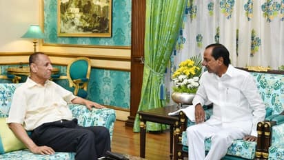 కేసీఆర్ కు ఫిదా: ఉద్వేగం, చమత్కారాలతో నరసింహన్ ప్రసంగం