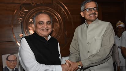 कभी रामलीला में लक्ष्मण का रोल करने वाले राजेंद्र तिवारी बने यूपी के मुख्य सचिव, तीनों भाई हैं IAS अधिकारी