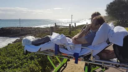 കണ്നിറയെ കടല് കണ്ട്, ഏറെ നേരം വിങ്ങിപ്പൊട്ടിയ ശേഷം നാലുകുട്ടികളുടെ പിതാവ് മരണത്തിന് കീഴടങ്ങി