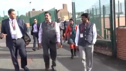 அமெரிக்காவை வலம் வரும் முதல்வர்.. கோட் சூட்டில் அசத்தல்!!