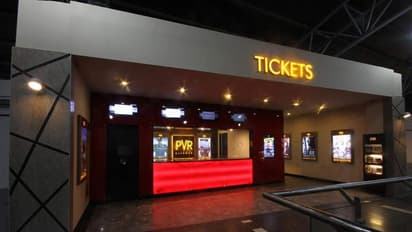 ಕಲಬುರಗಿಯಲ್ಲಿ ಕಡ್ಡಾಯವಾಗಿ ಕನ್ನಡ ಸಿನಿಮಾ ಪ್ರದರ್ಶನಕ್ಕೆ ಆಗ್ರಹ