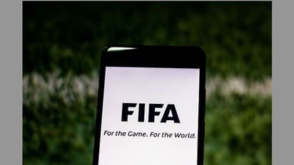 ইউরোপের পর এবার বিশ্বসেরার দৌড়, এগিয়ে ভ্যান ডাইক