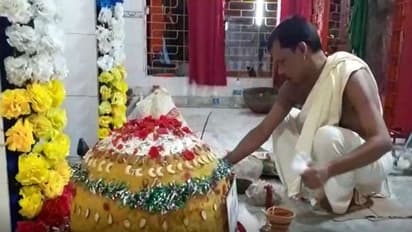 ৫১ কেজির লাড্ডু দিয়ে গণেশ বন্দনা, বাঁকুড়ায় উপচে পড়ছে ভিড়