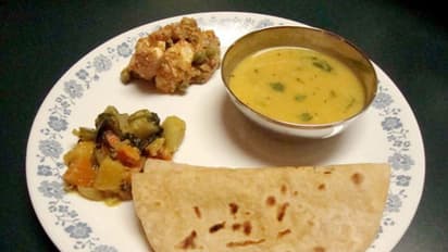 പാചകക്കാരി ദളിത് സ്ത്രീ, ക്വാറന്‍റീന്‍ കേന്ദ്രത്തിലെ വെള്ളവും ഭക്ഷണവും കഴിക്കാതെ   യുവാവ്; പൊലീസ് കേസെടുത്തു