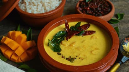 ഓണസദ്യയ്ക്ക് അടിപൊളി മാമ്പഴ പുളിശേരി തയ്യാറാക്കാം