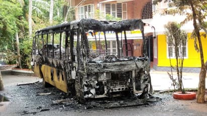 സ്കൂൾ ബസ് കത്തിച്ച സംഭവം: അന്വേഷണം വഴിമുട്ടി, സമരത്തിനൊരുങ്ങി അധികൃതർ
