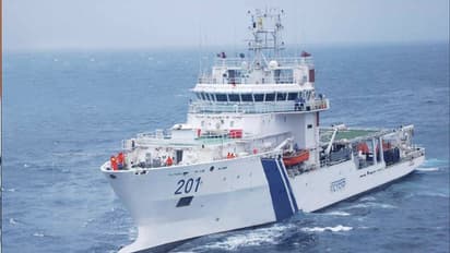 12वीं पास हो सकते हैं भारतीय तट रक्षक बल में भर्ती, जानें कैसे