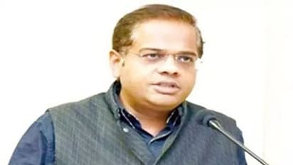 ఫోర్జరీ కేసులో మాజీ సీఎం తనయుడు అరెస్ట్