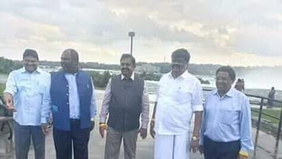 கோட்டு சூட்டெல்லாம் எனக்கு சரிபடாது. வேட்டி சட்டையே போதும்..!! அமெரிக்காவில் கெத்துகாட்டிய அமைச்சர்...!! எடப்பாடி சொல்லியும் கேக்கலனா பாத்துக்கோங்க..!!