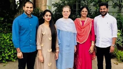 కుటుంబసభ్యులతో పాటు సోనియాని కలిసిన రేవంత్