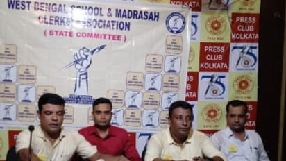 রাজ্যের বিরুদ্ধে রাস্তায় নামছে ওয়েস্ট বেঙ্গল স্কুল ও মাদ্রাসা ক্লার্কস অ্য়াসোসিয়েশন