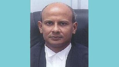 జస్టిస్ సంజయ్ కుమార్ బదిలీపై భగ్గుమన్న న్యాయవాదులు