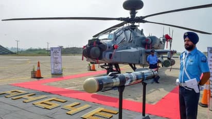 பாகிஸ்தானை அதிர வைத்த அப்பாச்சி ரக போர் ஹெலிகாப்டர் ! பதான்கோட்டில் ராணுவத்தில் இணைப்பு !!